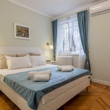 Central Stylish & Cozy One Bedroom Apartment - Adela Accommodation - Ideal For Long Stays Букурещ Екстериор снимка