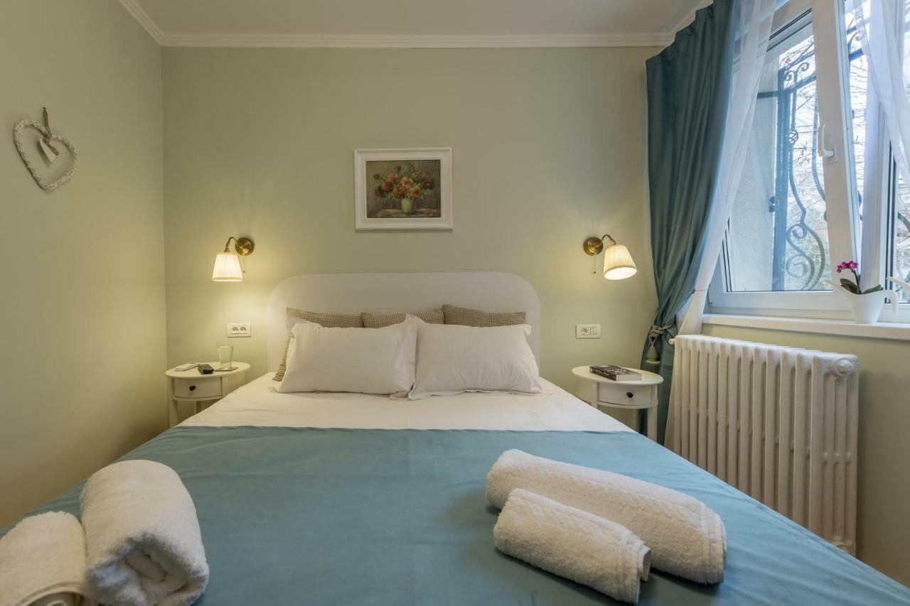 Central Stylish & Cozy One Bedroom Apartment - Adela Accommodation - Ideal For Long Stays Букурещ Екстериор снимка