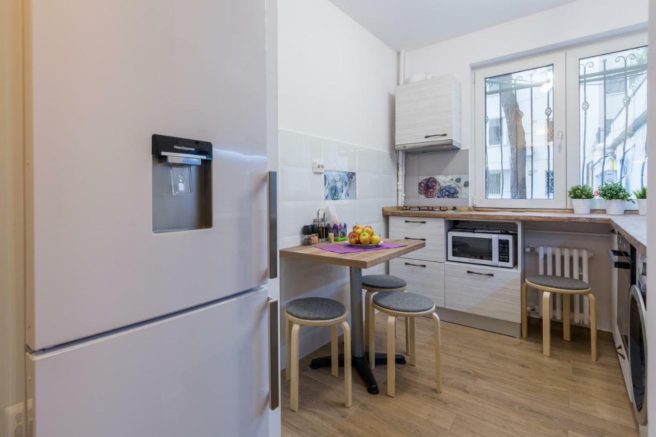 Central Stylish & Cozy One Bedroom Apartment - Adela Accommodation - Ideal For Long Stays Букурещ Екстериор снимка