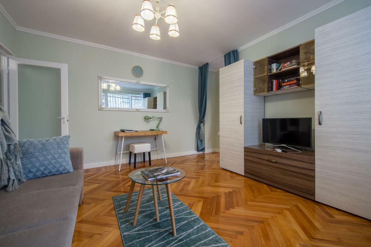 Central Stylish & Cozy One Bedroom Apartment - Adela Accommodation - Ideal For Long Stays Букурещ Екстериор снимка